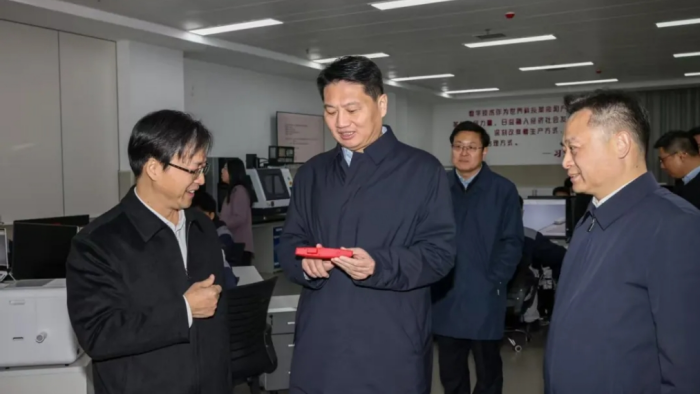 姜冬冬出席重大项目开工活动并专题调研产教融合工作